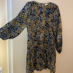H&M long sleeved floral dress. Size XS